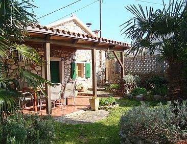 Vakantiehuis Typisch istrisches Steinhaus mit Grill und Gart