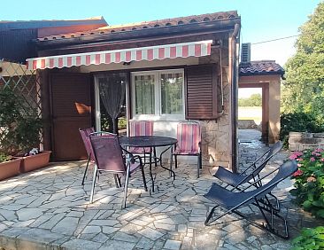 Appartement Anwesen "Nina" auf einem eingezäunten Grundstü