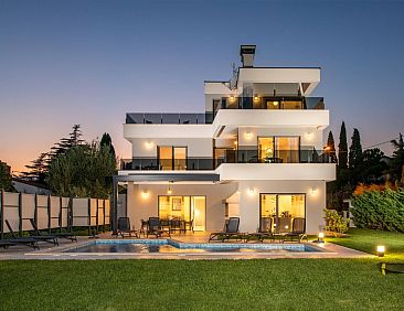 Vakantiehuis Villa K mit Jacuzzi auf dem Dach und Meerblick