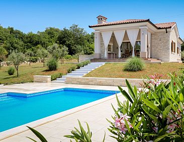 Vakantiehuis Villa "Tara" mit privatem Pool