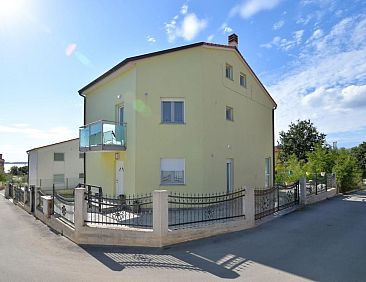 Vakantiehuis Ferienvilla "Posesi Dujak"