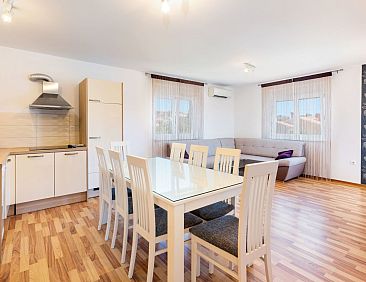 Appartement "Dragan 2" mit Balkon