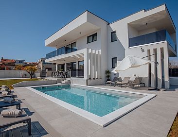 Vakantiehuis Villa "Andris" mit Garten, Grill und Terrasse