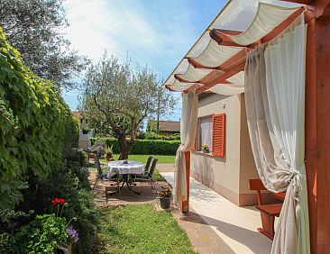 Appartement "Timea 2" mit Terrasse