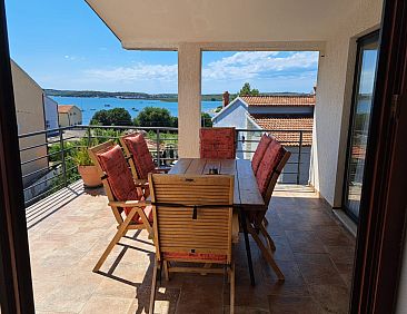 Appartement Apartment mit drei Schlafzimmern und Meerblick