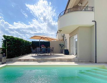 Vakantiehuis "Hanna" mit privatem Pool