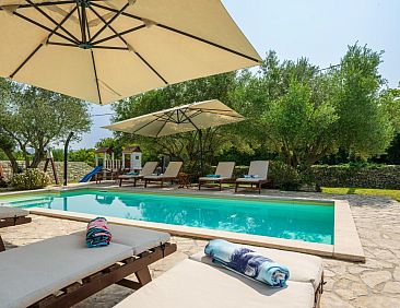 Vakantiehuis Villa mit privatem Pool und großem Garten
