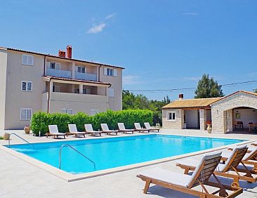 Appartement in Rakalj mit Grill, Garten und Terrasse