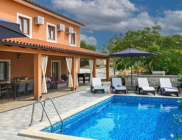 Vakantiehuis Villa mit privatem Pool auf einem 4000 Quadratm