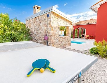 Vakantiehuis Detailgestaltete Villa mit Pool, Sauna und Hot 