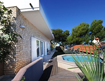 Appartement Wunderschöne Wohnung in Crveni Vrh mit Grill, T