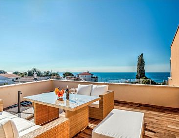 Appartement Wohnung "Lovrecica" mit Blick auf das Wasser