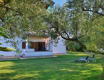 Appartement Renovierte Wohnung in Zambratija mit Großem Gar