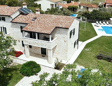 Vakantiehuis in Barat mit privatem Pool