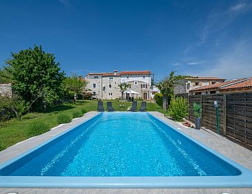 Vakantiehuis Typisch istrisches Ferienhaus mit Garten