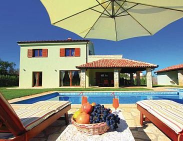 Vakantiehuis Luxuriöse Villa mit riesigem Olivenbaum-Garten