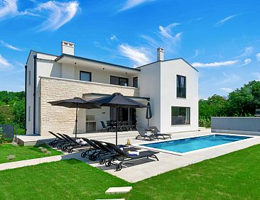 Vakantiehuis Modern 300m² Villa - King Beds and Leisure Zon