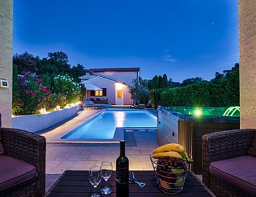 Vakantiehuis "Ines" mit Whirlpool