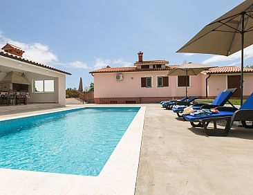 Vakantiehuis mit Garten, Grill und Terrasse