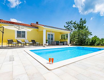 Vakantiehuis mit Privatpool für 6 Personen ca. 100 m&sup2; 
