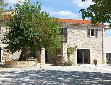 Vrijstaande woning in Baderna