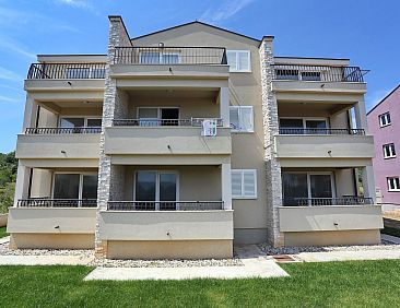 Appartement Gemütliche Ferienwohnung Prizemlje