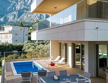 Appartement Apartman DeLux with private pool