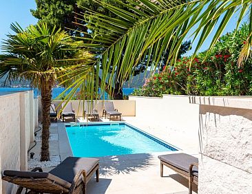 Vakantiehuis Suartini Viganj mit einem Pool