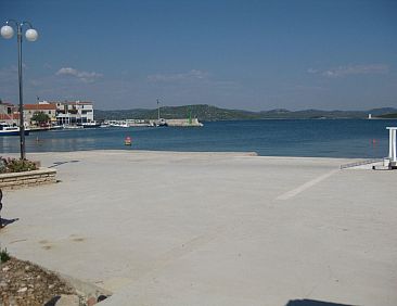 Appartement Apartment mit Terrasse direkt am Meer