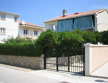 Appartement Große Ferienwohnung in Pag mit Privater Terrass