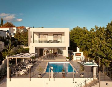 Vakantiehuis Beautiful Villa Katharina with pool