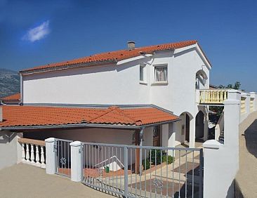 Appartement für fünf Personen mit Balkon