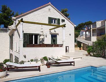 Vakantiehuis Schönes Ferienhaus mit privatem Pool