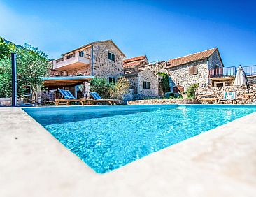 Vakantiehuis Natura with private pool