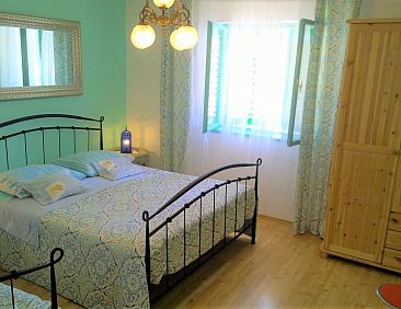 Appartement mit einer überdachten Terrasse