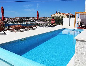 Appartement Ferienwohnung, Meerblick Terrasse beheizter Pool