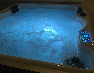 Appartement Appartment mit Pool und Whirlpool, Okrug Gornji