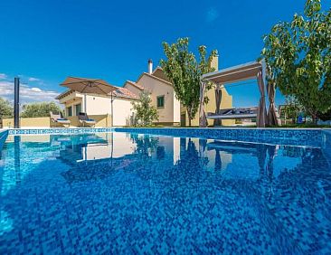 Vakantiehuis Great Villa Field Hills with sauna and jacuzzi