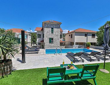 Vakantiehuis Steinvilla am Strand Nina - EOS CROATIA