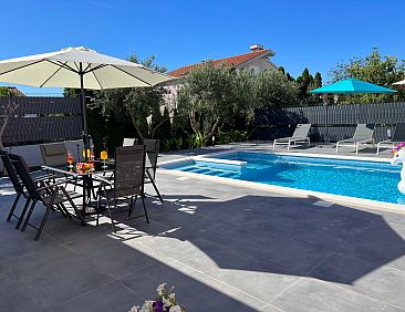 Appartement Moderne ap. 2 mit Pool und Grill in der Nähe vo