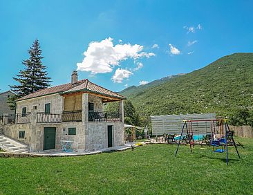 Vakantiehuis in Zagvozd mit Privatem Pool