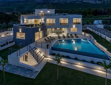 Vakantiehuis Luxeriose Villa Meri