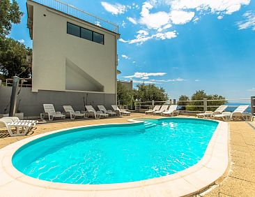 Vakantiehuis Ozzi mit privatem Pool