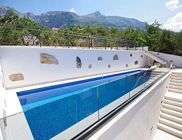 Appartement Große Wohnung in Zelenka mit Eigenem Parkplatz