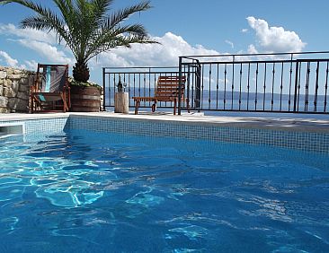 Vakantiehuis "Villa Petar" mit Infinity Pool