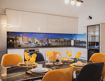 Vakantiehuis Luxuriöses Ferienhaus Lucija mit Jacuzzi