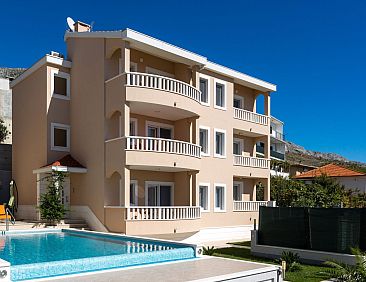 Appartement Wohnung in Dugi Rat mit Großer Terrasse