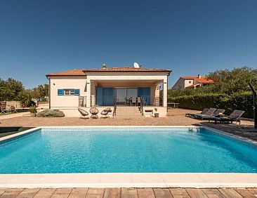 Vakantiehuis Casa Kamber with pool