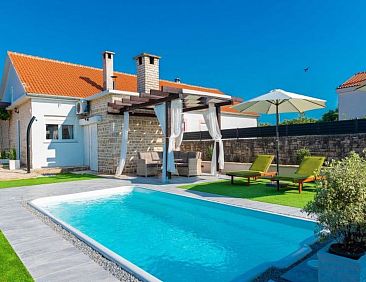 Vakantiehuis Dalmatian Holiday house Marcella with pool