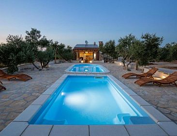 Vakantiehuis Eco Villa Solus with pool